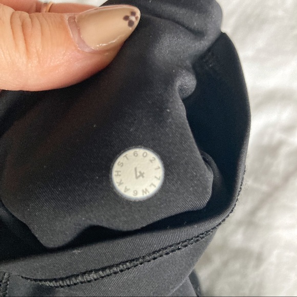 Fast and free lululemon tights - reflective 19” - Picture 7 of 9